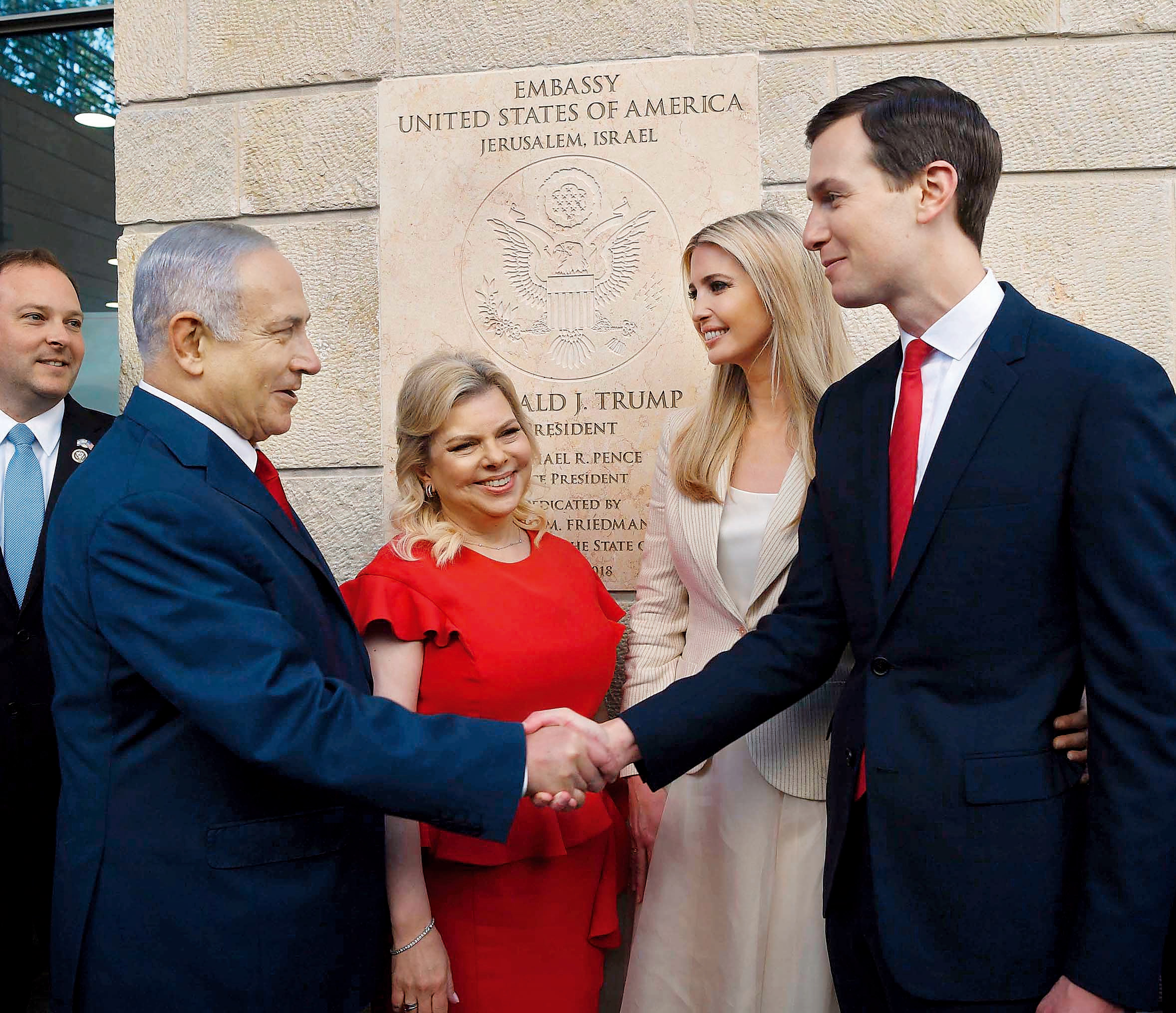 ABD'nin Tel Aviv'deki büyükelçiliği işgal altındaki Kudüs'e taşındı. Törene terörist netanyahu ve Jared Kushner katıldı.