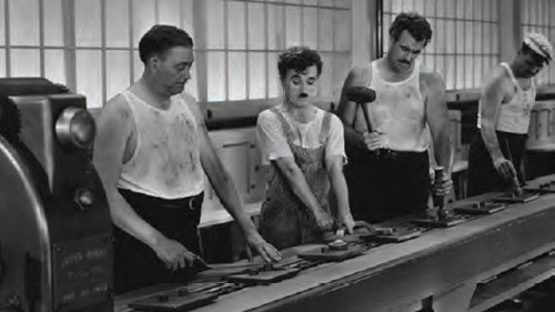 Ürünler dünyası, kültür dünyası doğanın paralelinde bir bütünlük, sistem oluşturup bizi kendine bağlar ve doğayı paralel, uzak bir evren hâline getirir. Ürünler dünyası, kültür dünyası doğanın paralelinde bir bütünlük, sistem oluşturup bizi kendine bağlar ve doğayı paralel, uzak bir evren hâline getirir.