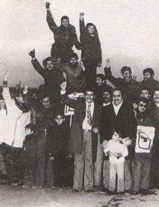 Gençlerin yaşadıkları dönemlerdeki sosyo-politik aşamalardan, değişen güç yapıları ve ekonomik dengelerinden son derece etkilendiğini söyleyebiliriz. Gençlerin yaşadıkları dönemlerdeki sosyo-politik aşamalardan, değişen güç yapıları ve ekonomik dengelerinden son derece etkilendiğini söyleyebiliriz.