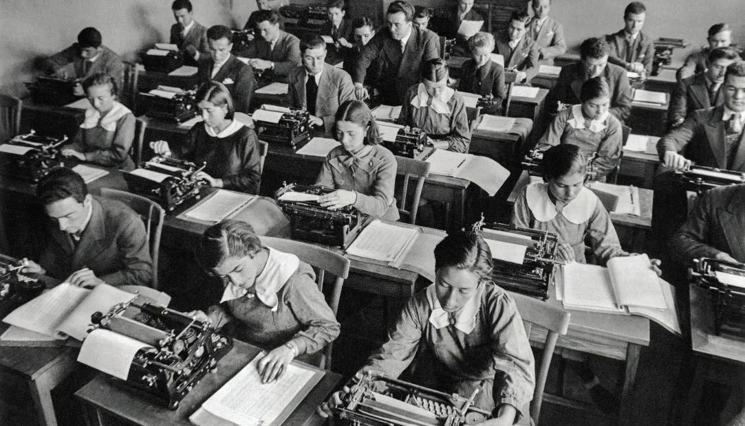 Türkiye gençlik istatistikleri bize gençleri okula ve istihdama kazandırmakta kronik sorunlar yaşandığını gösteriyor. Türkiye gençlik istatistikleri bize gençleri okula ve istihdama kazandırmakta kronik sorunlar yaşandığını gösteriyor.