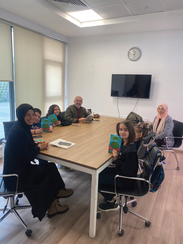 Okuma bağlamında geliştirici atölyeler de mevcut. Okuma bağlamında geliştirici atölyeler de mevcut.