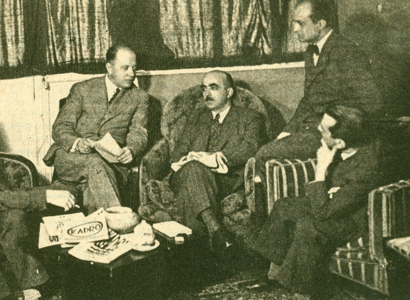 Yakup Kadri'nin romancılığının ardından üzerinde durulması gereken bir diğer yönü hikâyeciliğidir. Yakup Kadri'nin romancılığının ardından üzerinde durulması gereken bir diğer yönü hikâyeciliğidir.