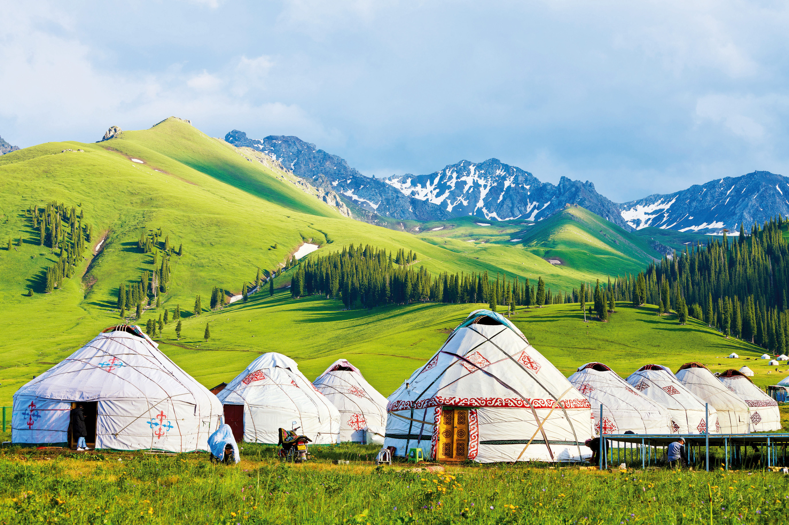 Jeopolitik okumalar bağlamında körüz, bunu kabul edelim. SSCB yıkılana dek Türkistan Türkleri bu ülkede doğru düzgün biliniyor muydu? Okullarda çocuklarımıza okutuluyor muydu? Hadi en azından şimdi okullarda Orta Asya ucubesini değil Türkistan tabirini kullanacağız? Peki, Ortadoğu ucubesi için 'Müslüman Doğu' tabirini ne zaman ihya edeceğiz? Jeopolitik okumalar bağlamında körüz, bunu kabul edelim. SSCB yıkılana dek Türkistan Türkleri bu ülkede doğru düzgün biliniyor muydu? Okullarda çocuklarımıza okutuluyor muydu? Hadi en azından şimdi okullarda Orta Asya ucubesini değil Türkistan tabirini kullanacağız? Peki, Ortadoğu ucubesi için 'Müslüman Doğu' tabirini ne zaman ihya edeceğiz?