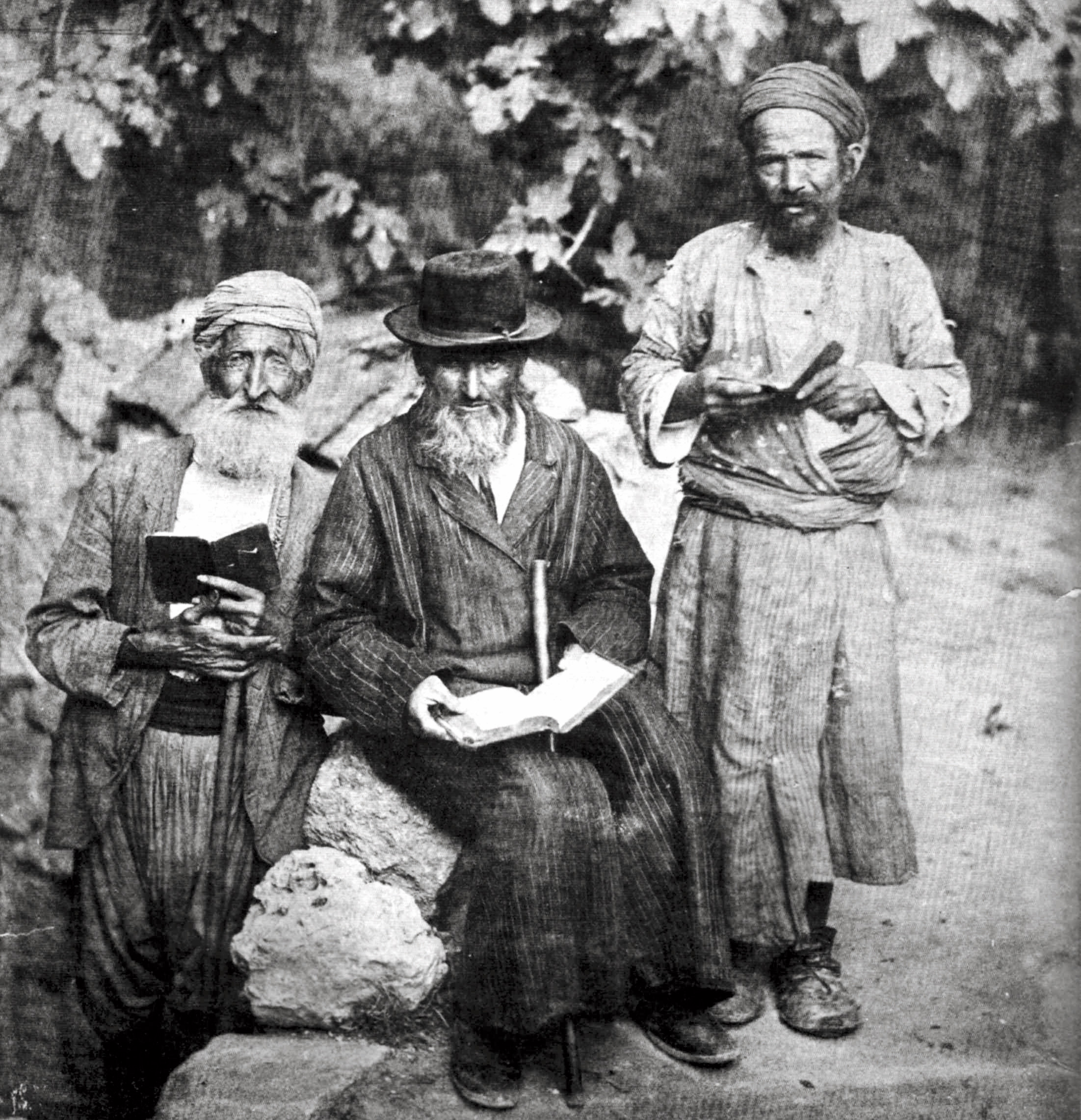 Osmanlı yönetimi altındaki İsrail Toprakları'ndaki Yahudi cemaati. Osmanlı yönetimi altındaki İsrail Toprakları'ndaki Yahudi cemaati.