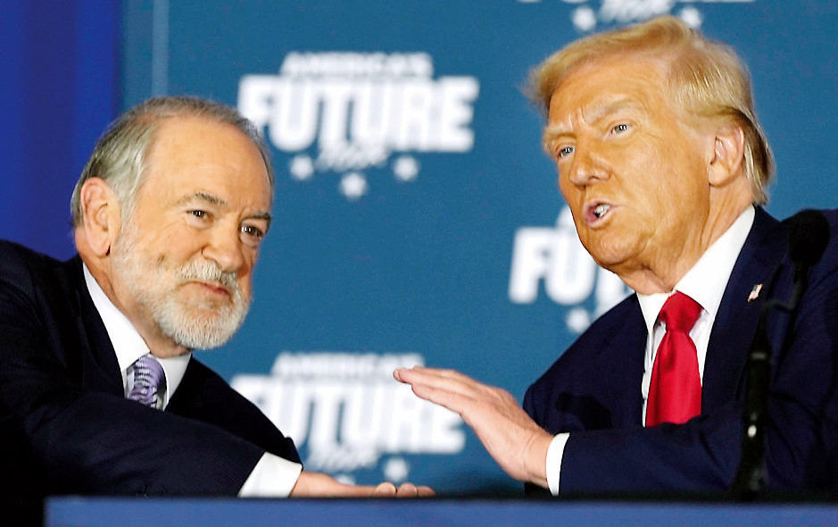 Trump ve yeni Kudüs elçisi Mike Huckabee Trump ve yeni Kudüs elçisi Mike Huckabee