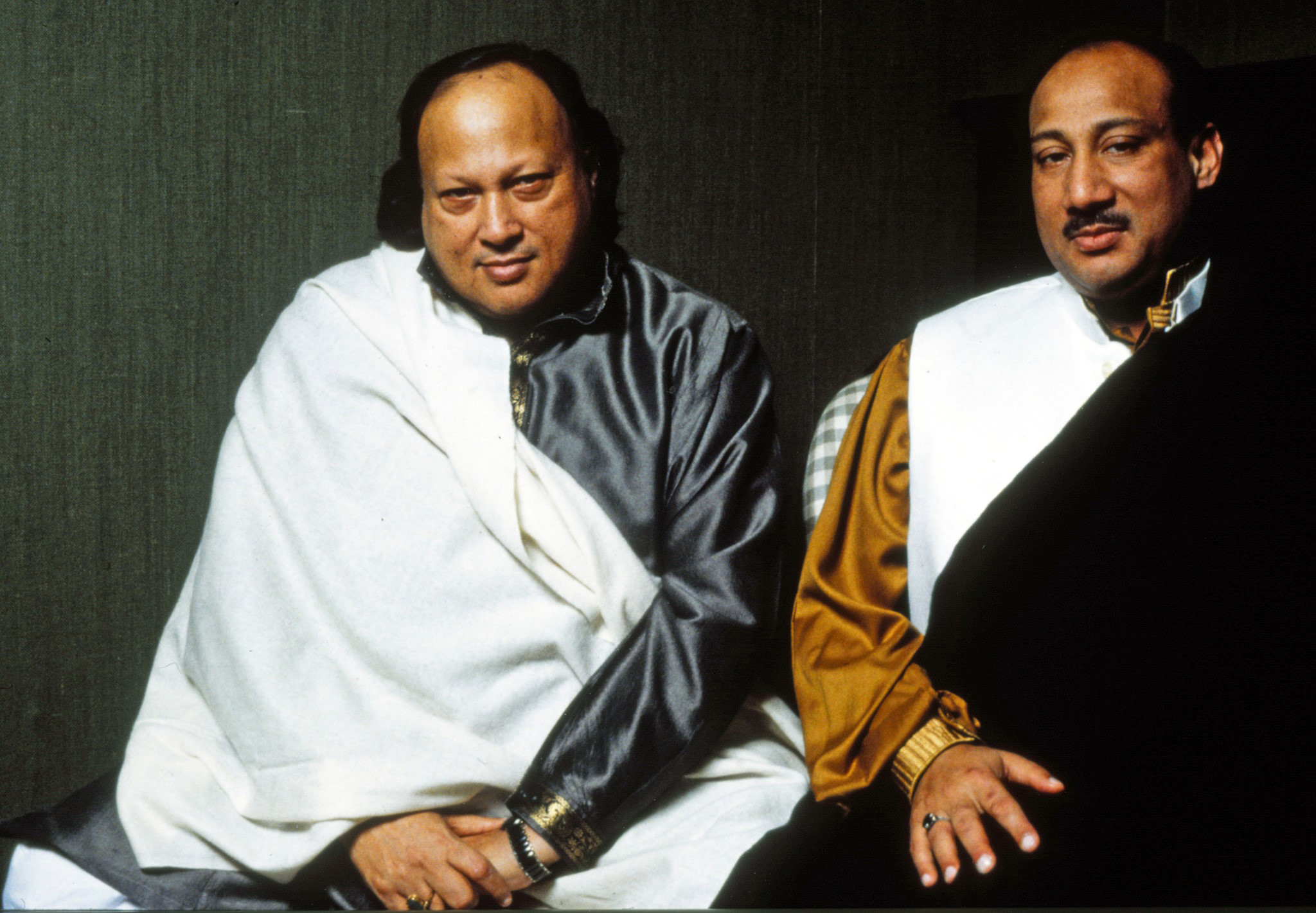 Ebu Osman Mağribi'ni dediği gibi: 'Kuşların ötmesiyle, rüzgârın hışırtısıyla onun aşkı vecdi artabilir.' Ebu Osman Mağribi'ni dediği gibi: 'Kuşların ötmesiyle, rüzgârın hışırtısıyla onun aşkı vecdi artabilir.'