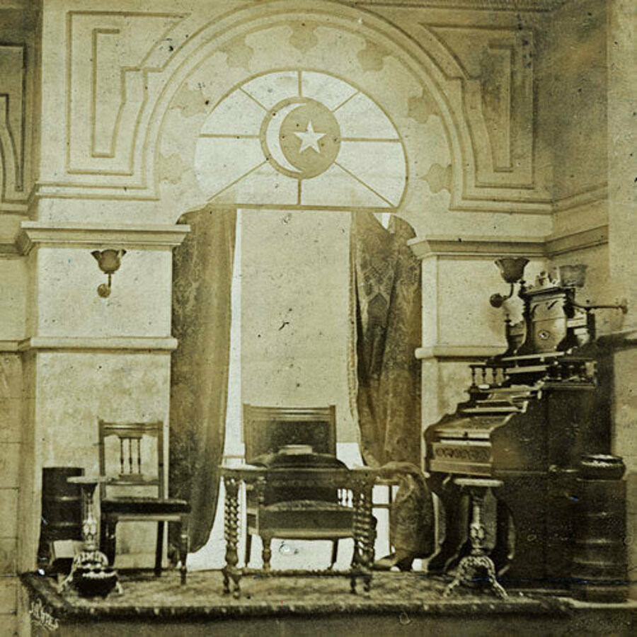 1887 yılında Liverpool İslâm Merkezi'ni kurdu. 1887 yılında Liverpool İslâm Merkezi'ni kurdu.